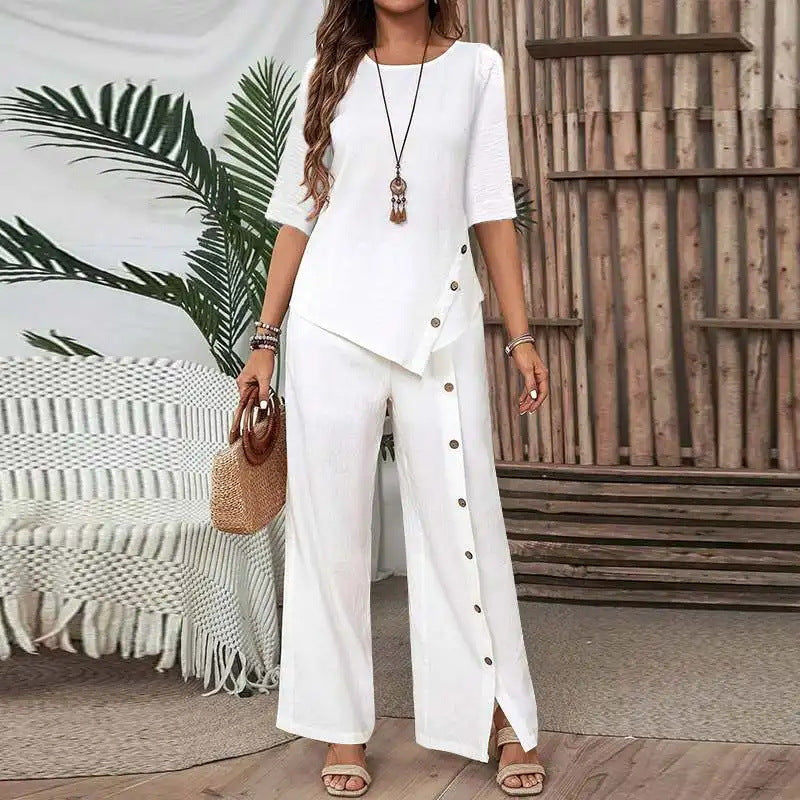 The loose two-piece women's half-sleeved shirt set