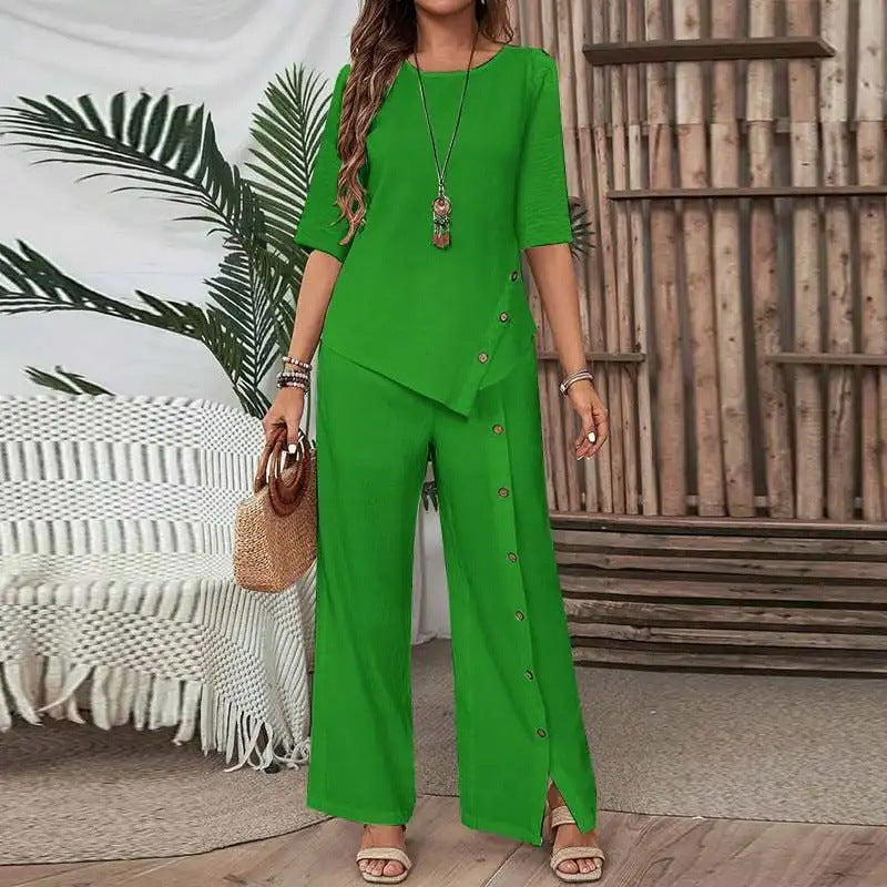 The loose two-piece women's half-sleeved shirt set