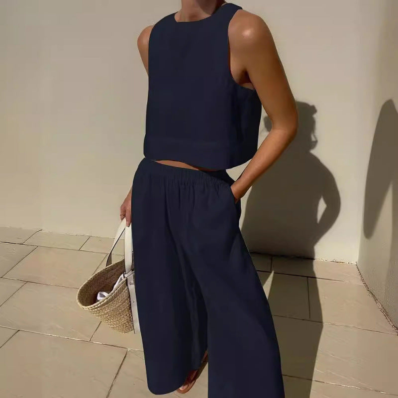 Casual loose solid color sleeveless shirt and trousers