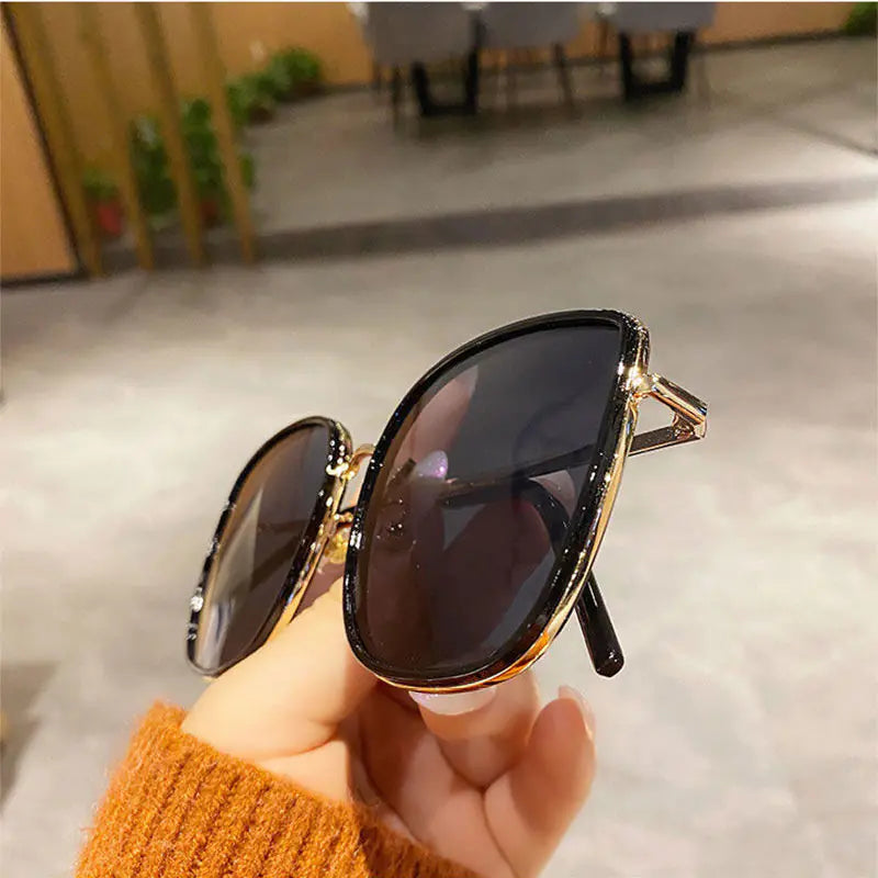 Trendy Retro Sunglasses for Women - UV Protection