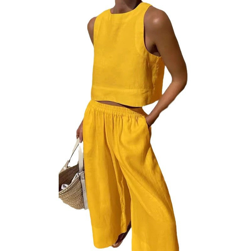 Casual loose solid color sleeveless shirt and trousers
