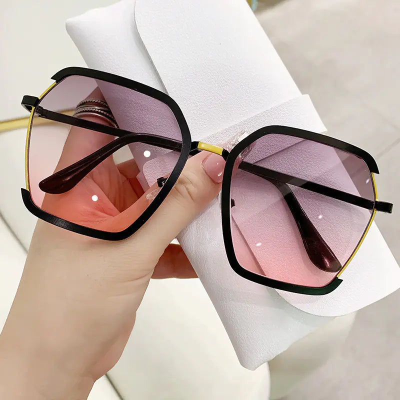 2022 Fashionable UV Protection Sunglasses for Women