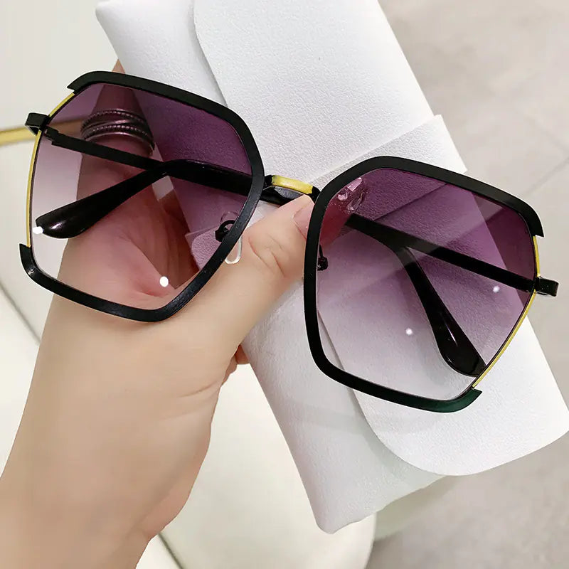 2022 Fashionable UV Protection Sunglasses for Women