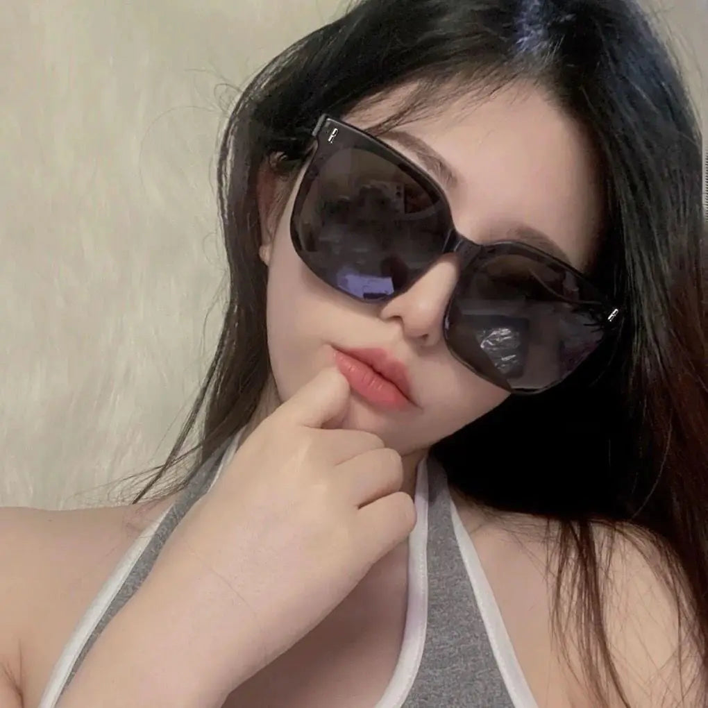 Trendy Retro Sunglasses for Women - UV Protection