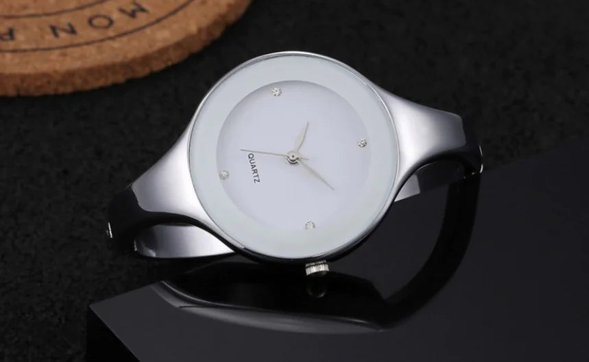 Fashionable Women's Quartz Stainless Steel Bracelet Watch
